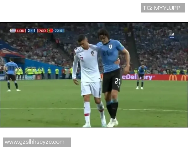 足球明星公仔摆件的魅力与收藏价值探讨