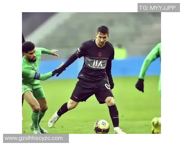 足球明星的光辉背后那些鲜为人知的缺陷与真实瞬间揭秘