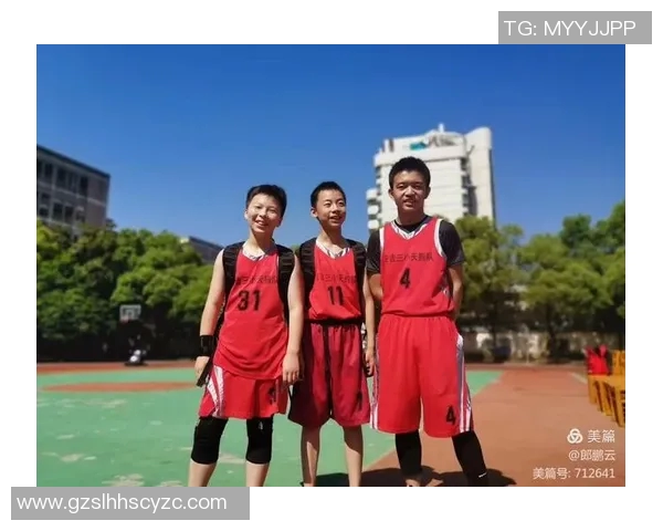 篮球明星与儿童的快乐时光数字摄影展现梦想与激情的完美结合